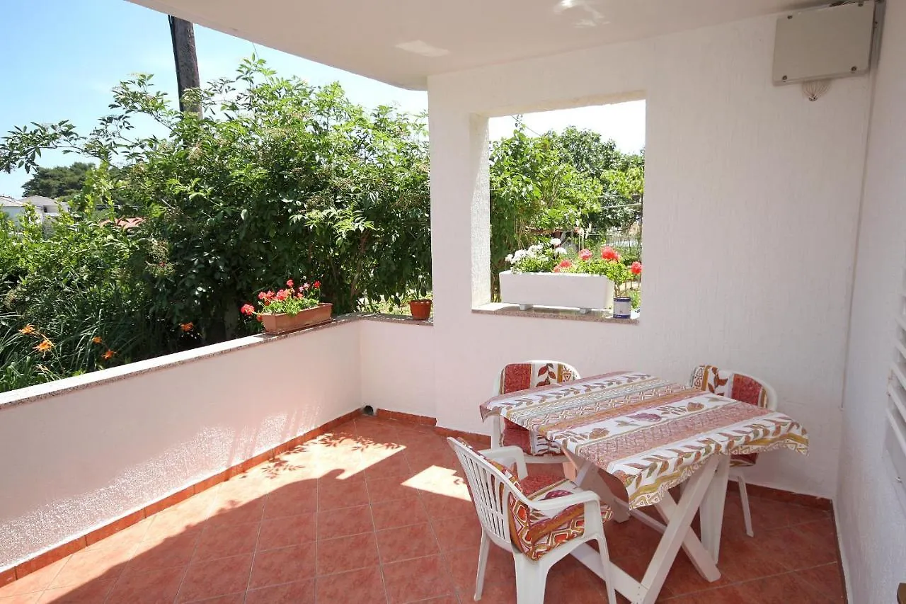 Seaside Apartments With A Swimming Pool Banjol, Rab - 5007