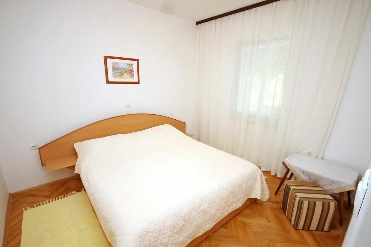 Seaside Apartments With A Swimming Pool Banjol, Rab - 5007 Chorvatsko