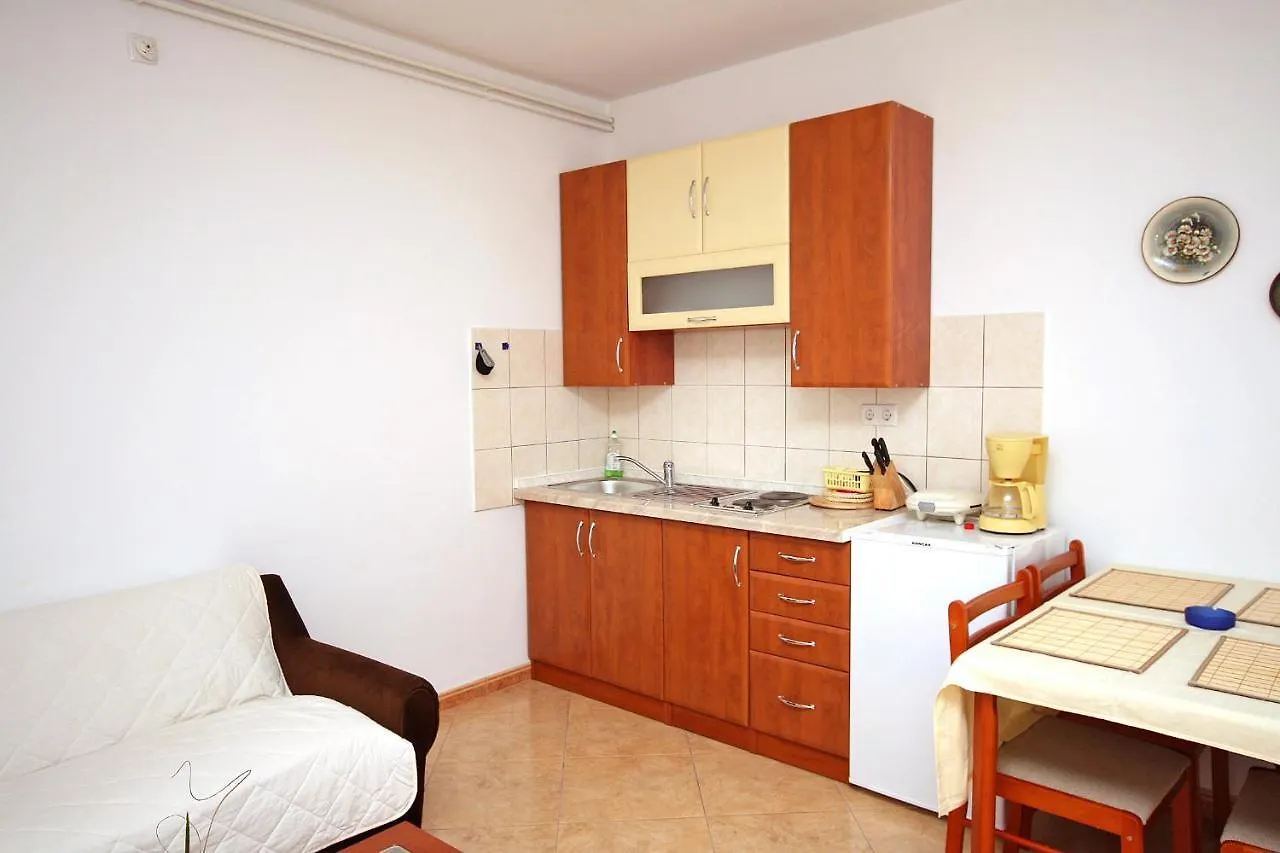 Seaside Apartments With A Swimming Pool Banjol, Rab - 5007 Kroatien
