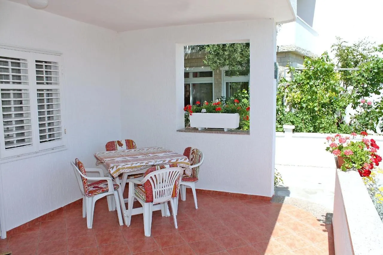 Seaside Apartments With A Swimming Pool Banjol, Rab - 5007 Croatia